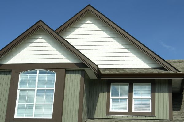 Cost of Vertical Vinyl Siding Repair in Puyallup